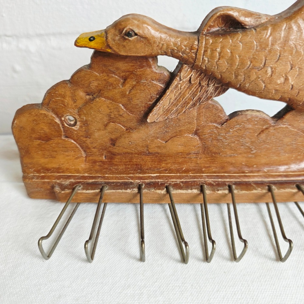 Vintage Faux Wood Flying Mallard Duck Wall Tie Belt Rack 12 Hooks - Picture 2 of 11